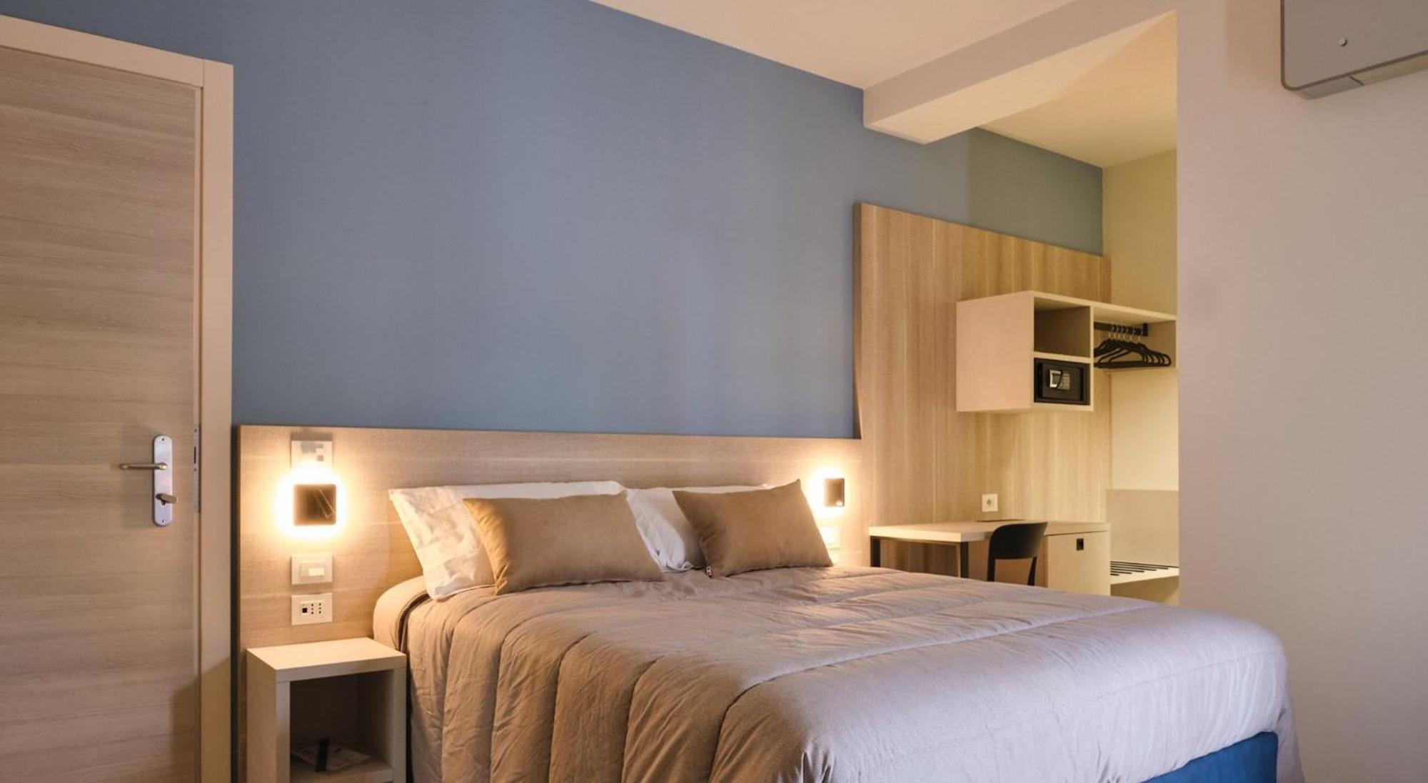 In Bb - Modernly Renovated Double In A Bb In